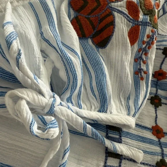 Antik Batik Blue and White Graphic Tie Front Blouse embroidered sz M - Picture 9 of 9